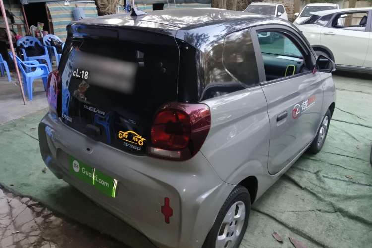 Used Roewe Clever 2021 302 km New Four-Seater Super-Efficient Version Rear Right 45 Deg
