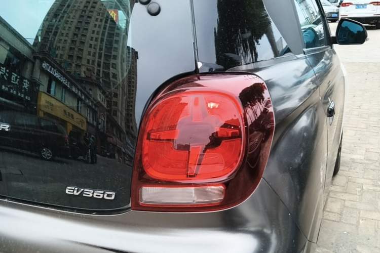 Used Roewe Clever 2021 302km Excellence Edition Right Rear Taillight