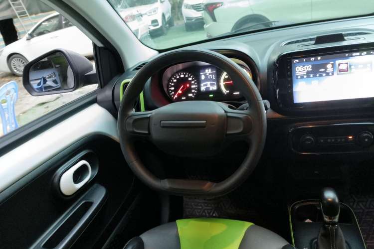 Used Roewe Clever 2021 302 km New Four-Seater Super-Efficient Version Steering Wheel