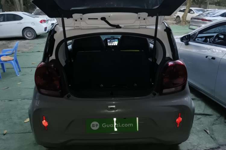 Used Roewe Clever 2021 302 km New Four-Seater Super-Efficient Version Trunk