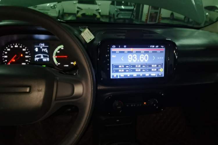Used Roewe Clever 2021 302km All-Round Version Audio And AC Panel