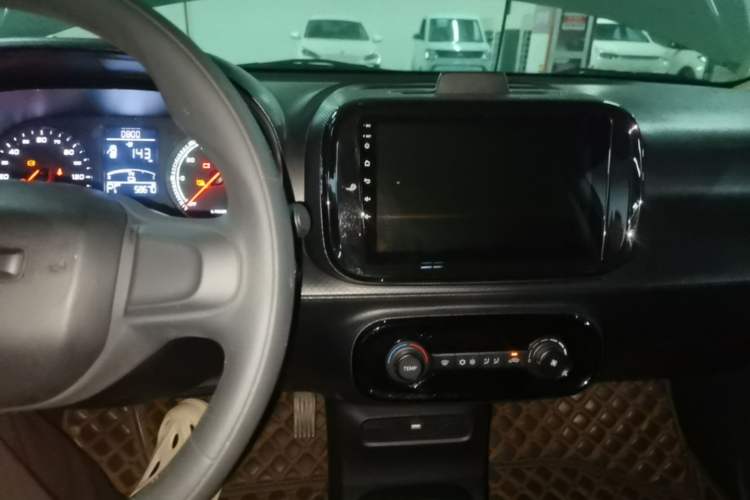Used Roewe Clever 2021 302km All-Round Version Audio And AC Panel