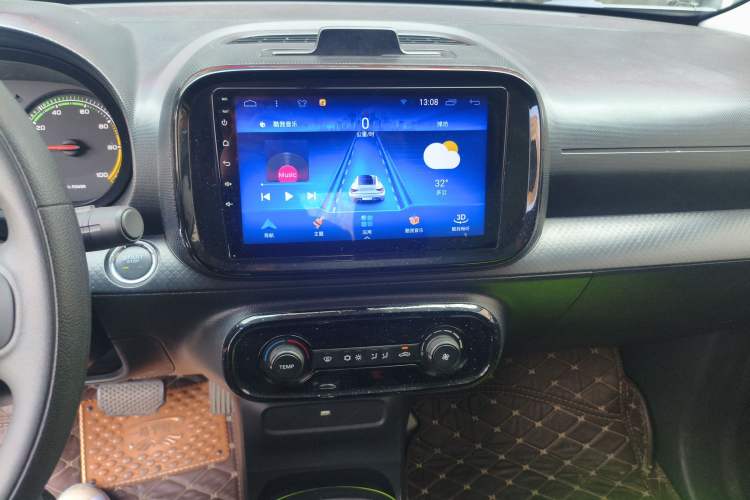 Used Roewe Clever 2021 302 km New Four-Seater Super-Efficient Version Audio And AC Panel
