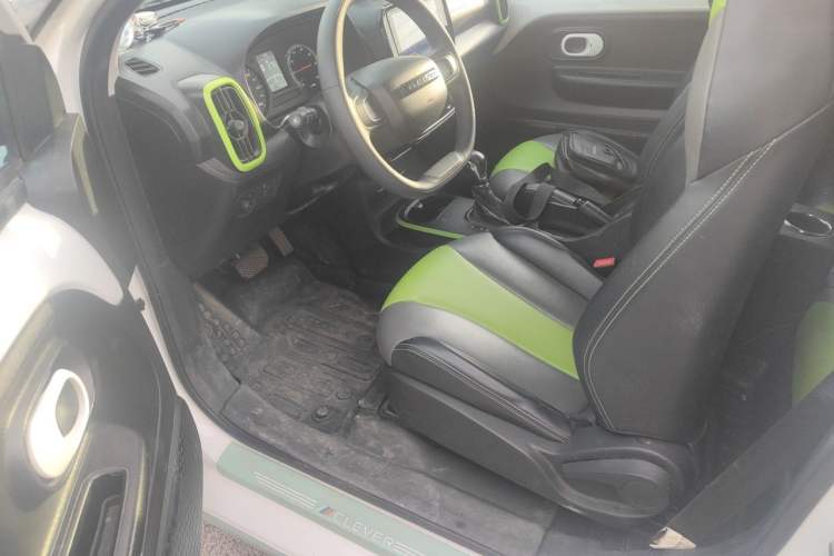 Used Roewe Clever 2021 302 km New Four-Seater Super-Efficient Version Driver Seat