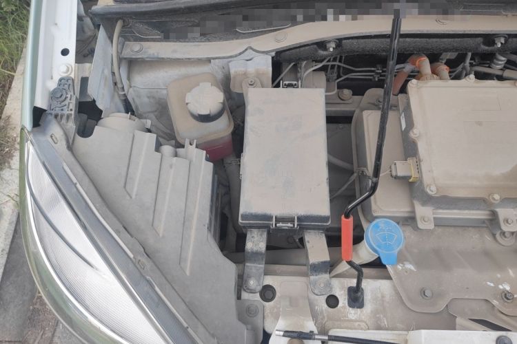 Used Roewe Clever 2021 302 km New Four-Seater Super-Efficient Version Engine Bay Right