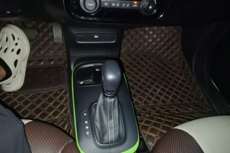 Used Roewe Clever 2021 302km All-Round Version Gear Lever