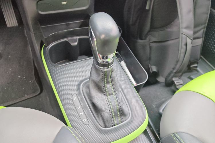 Used Roewe Clever 2021 302 km New Four-Seater Super-Efficient Version Gear Lever
