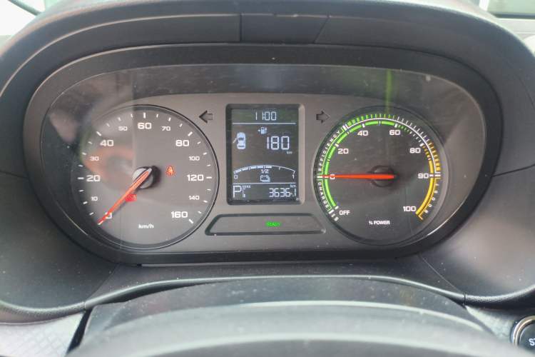 Used Roewe Clever 2021 302 km New Four-Seater Super-Efficient Version Instrument Cluster