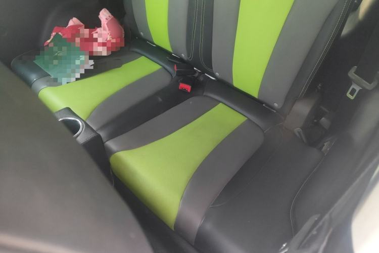 Used Roewe Clever 2021 302 km New Four-Seater Super-Efficient Version Interior 4
