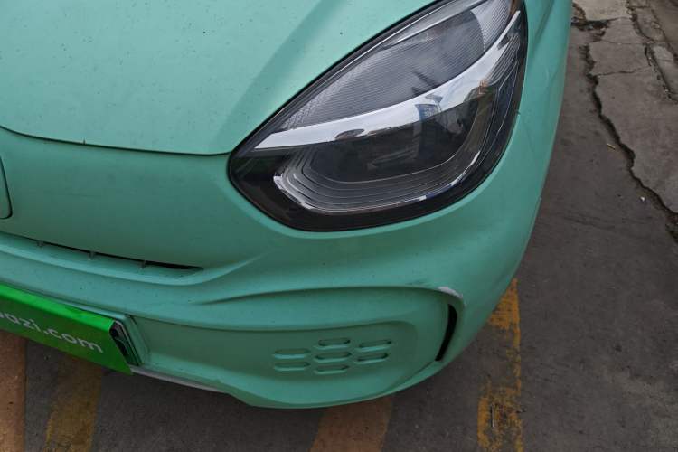 Used Roewe Clever 2021 302 km New Four-Seater Super-Efficient Version Left Front Headlight