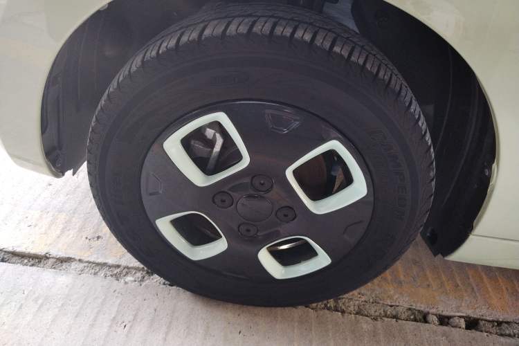 Used Roewe Clever 2021 302km Excellence Edition Left Front Wheel Hub