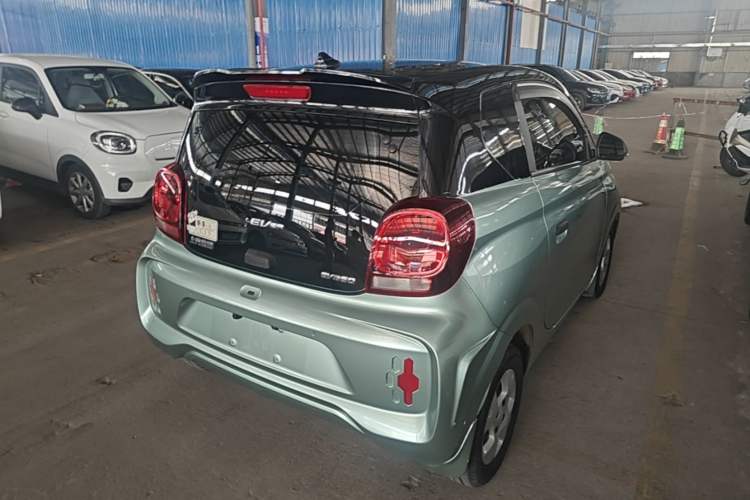 Used Roewe Clever 2021 302km All-Round Version Rear Right 45 Deg