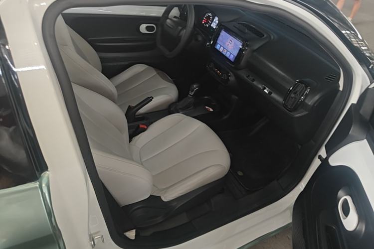Used Roewe Clever 2021 302km All-Round Version Right Front Seat