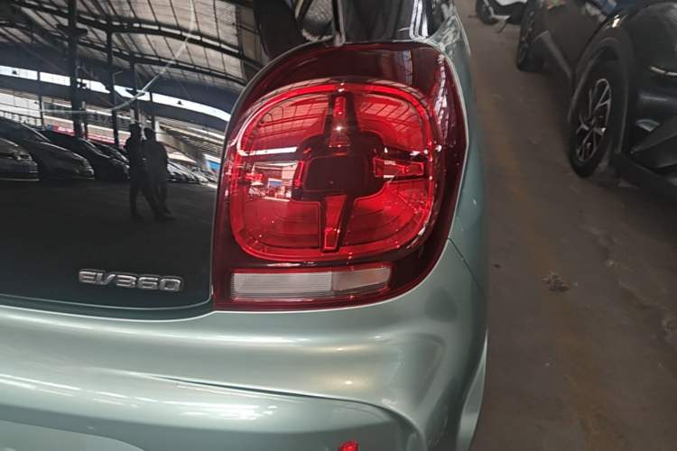 Used Roewe Clever 2021 302km All-Round Version Right Rear Taillight