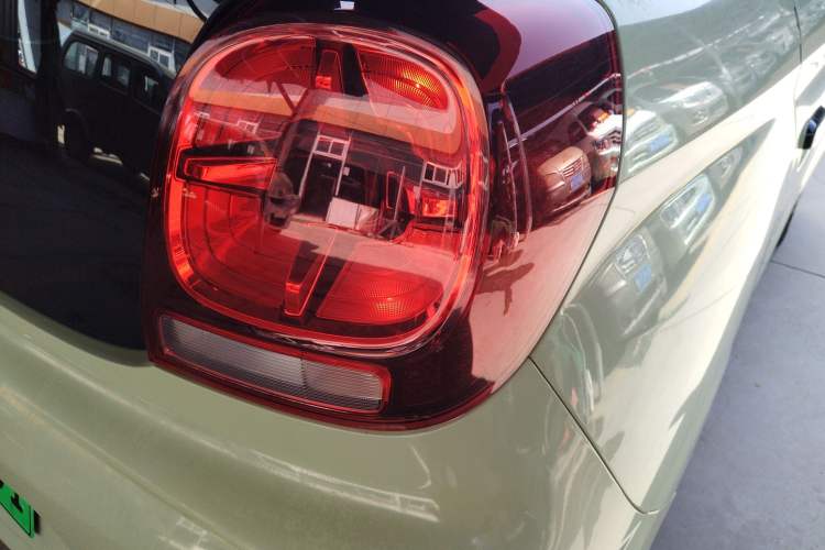 Used Roewe Clever 2021 302km Excellence Edition Right Rear Taillight