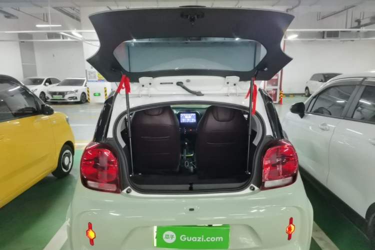 Used Roewe Clever 2021 302km All-Round Version Trunk