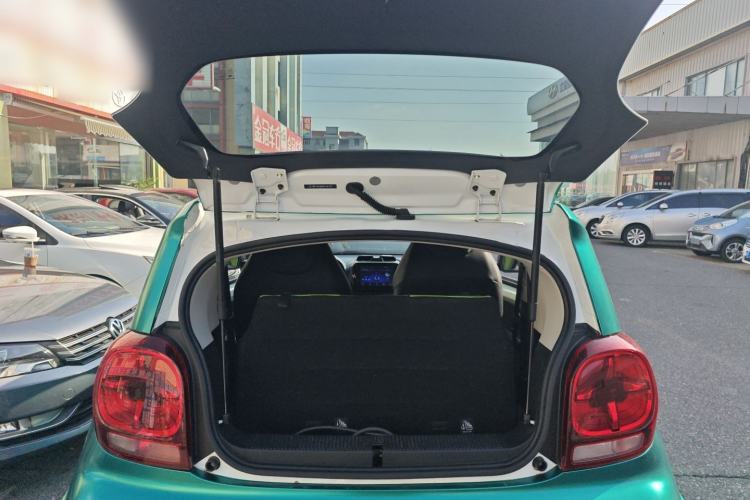 Used Roewe Clever 2021 302km All-Round Version Trunk