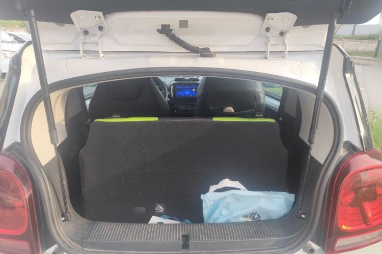 Used Roewe Clever 2021 302 km New Four-Seater Super-Efficient Version Trunk
