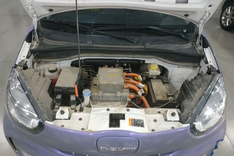 Used Roewe Clever 2021 302 km New Four-Seater Super-Efficient Version Engine Bay