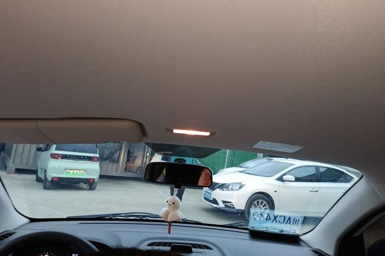 Used Roewe Clever 2021 302 km New Four-Seater Super-Efficient Version Headliner