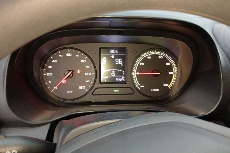 Used Roewe Clever 2021 302 km New Four-Seater Super-Efficient Version Instrument Cluster