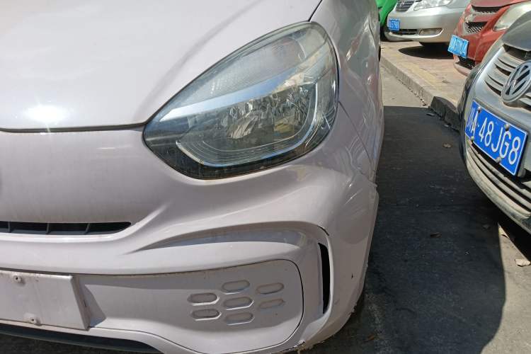 Used Roewe Clever 2021 302 km New Four-Seater Super-Efficient Version Left Front Headlight