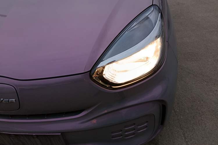 Used Roewe Clever 2021 302 km New Four-Seater Super-Efficient Version Left Front Headlight