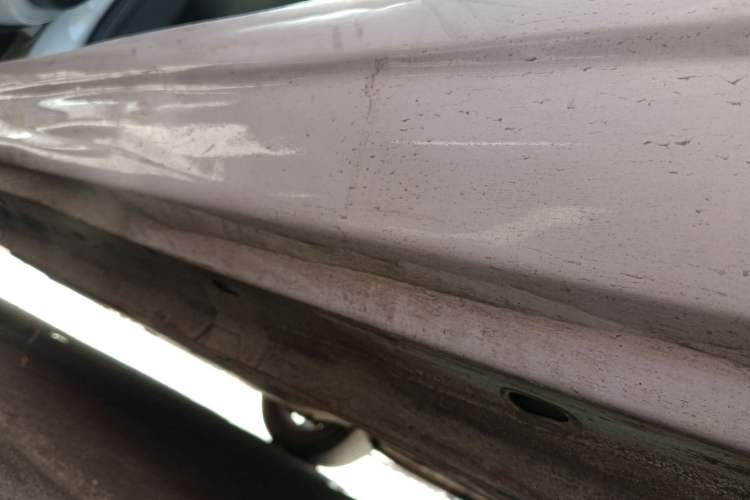 Used Roewe Clever 2021 302 km New Four-Seater Super-Efficient Version Left Side Sill