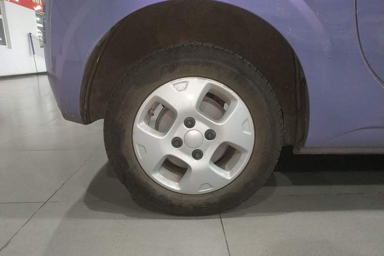 Used Roewe Clever 2021 302 km New Four-Seater Super-Efficient Version Right Rear Wheel Hub