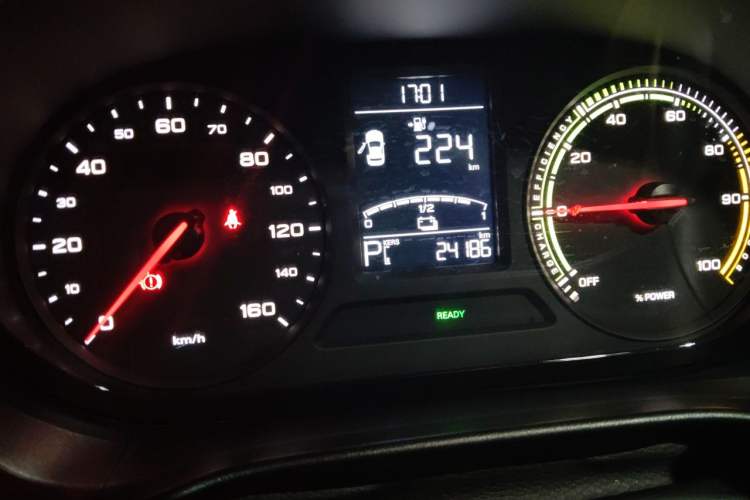 Used Roewe Clever 2021 302km Excellence Edition Odometer Close Up