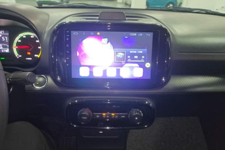 Used Roewe Clever 2021 302 km New Four-Seater Super-Efficient Version Audio And AC Panel