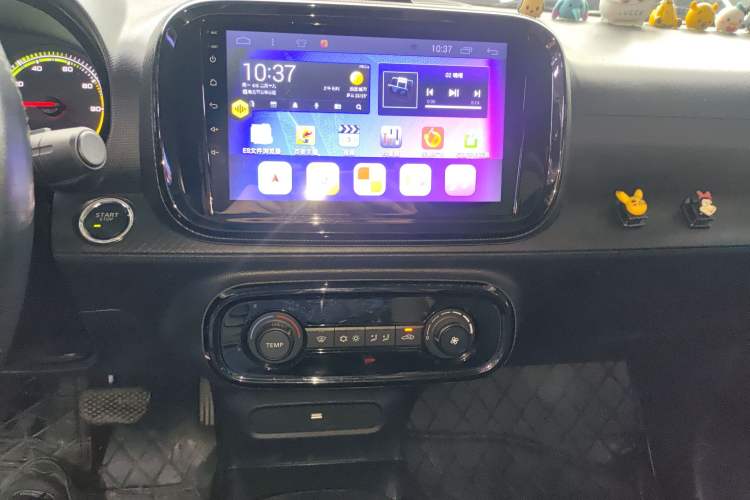 Used Roewe Clever 2021 302 km New Four-Seater Super-Efficient Version Audio And AC Panel