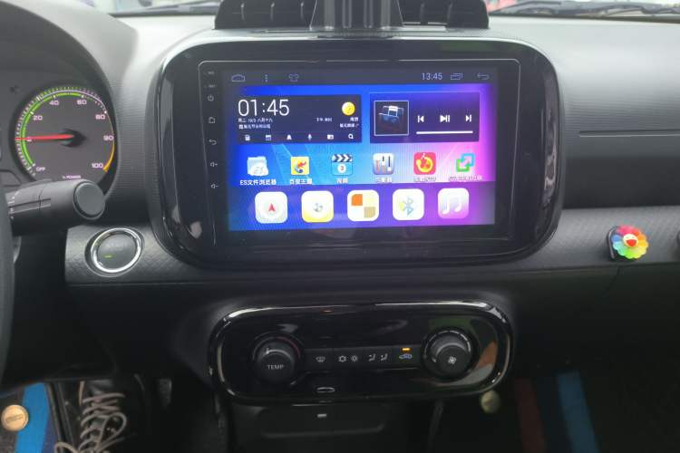 Used Roewe Clever 2021 302 km New Four-Seater Super-Efficient Version Audio And AC Panel