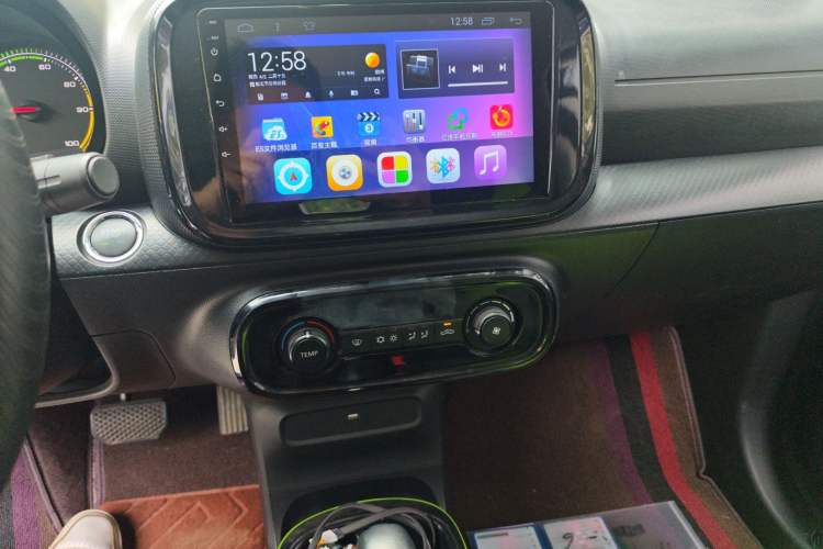 Used Roewe Clever 2021 302 km New Four-Seater Super-Efficient Version Audio And AC Panel