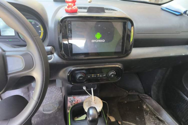 Used Roewe Clever 2021 302 km New Four-Seater Super-Efficient Version Audio And AC Panel