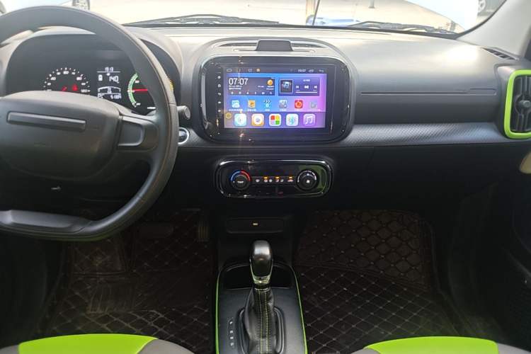 Used Roewe Clever 2021 302km All-Round Version Audio And AC Panel