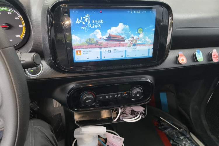Used Roewe Clever 2021 302 km New Four-Seater Super-Efficient Version Audio And AC Panel