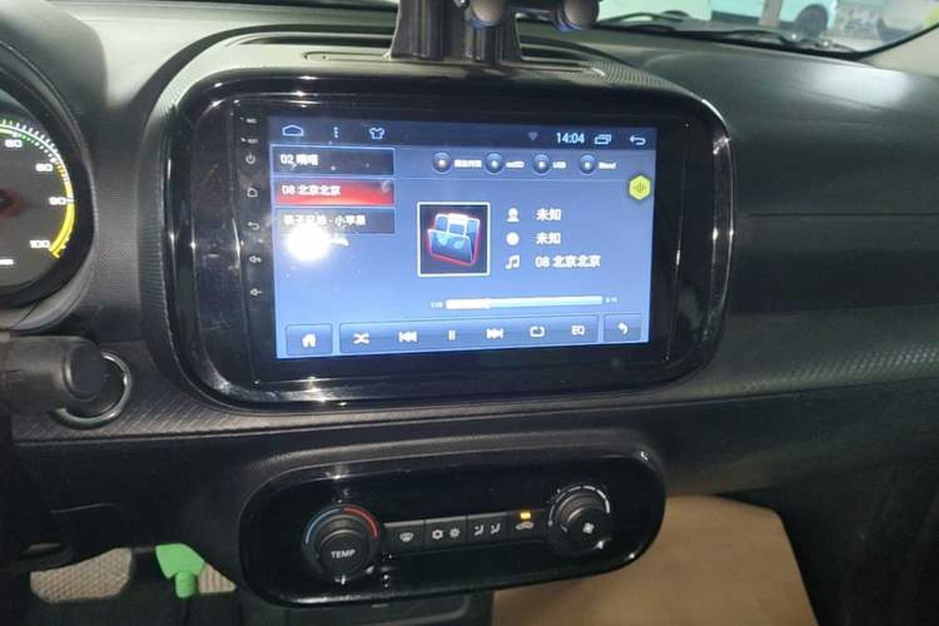 Used Roewe Clever 2021 302 km New Four-Seater Super-Efficient Version Audio And AC Panel