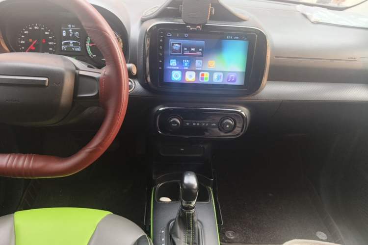Used Roewe Clever 2021 302km All-Round Version Audio And AC Panel