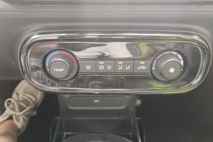 Used Roewe Clever 2021 302km Excellence Edition Audio And AC Panel