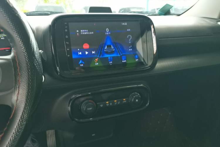 Used Roewe Clever 2021 302 km New Four-Seater Super-Efficient Version Audio And AC Panel
