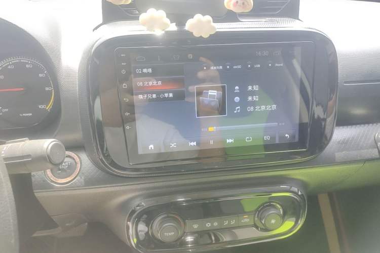 Used Roewe Clever 2021 302 km New Four-Seater Super-Efficient Version Audio And AC Panel