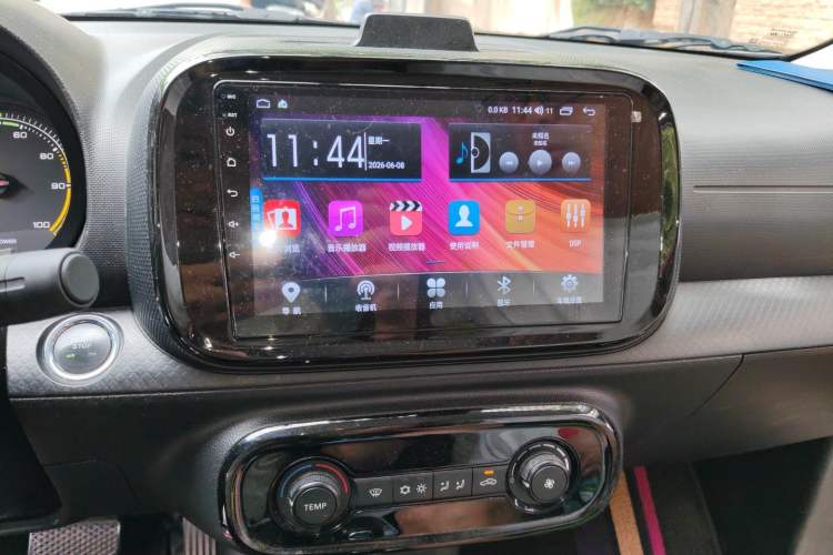 Used Roewe Clever 2021 302 km New Four-Seater Super-Efficient Version Audio And AC Panel