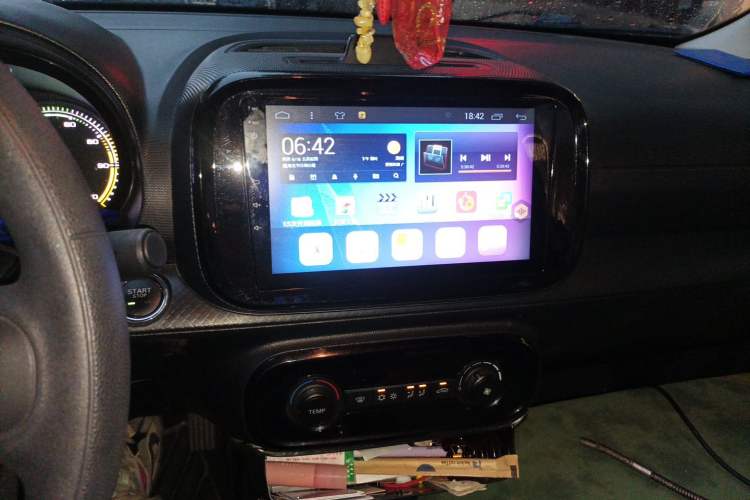Used Roewe Clever 2021 302 km New Four-Seater Super-Efficient Version Audio And AC Panel