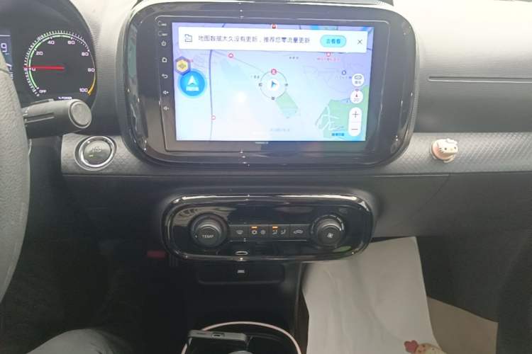 Used Roewe Clever 2021 302 km New Four-Seater Super-Efficient Version Audio And AC Panel