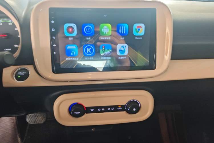Used Roewe Clever 2021 302 km New Four-Seater Super-Efficient Version Audio And AC Panel