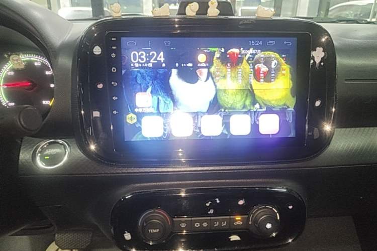 Used Roewe Clever 2021 302km All-Round Version Audio And AC Panel