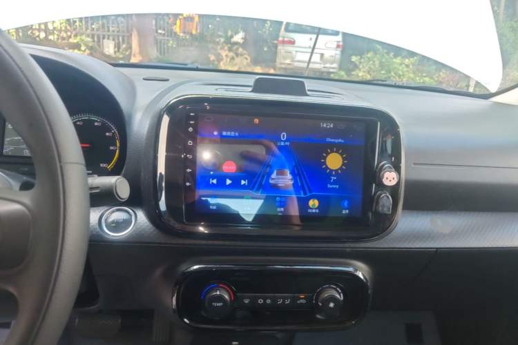 Used Roewe Clever 2021 302km All-Round Version Audio And AC Panel
