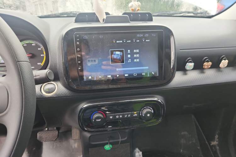 Used Roewe Clever 2021 302km All-Round Version Audio And AC Panel