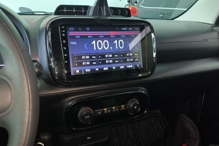Used Roewe Clever 2021 302km All-Round Version Audio And AC Panel